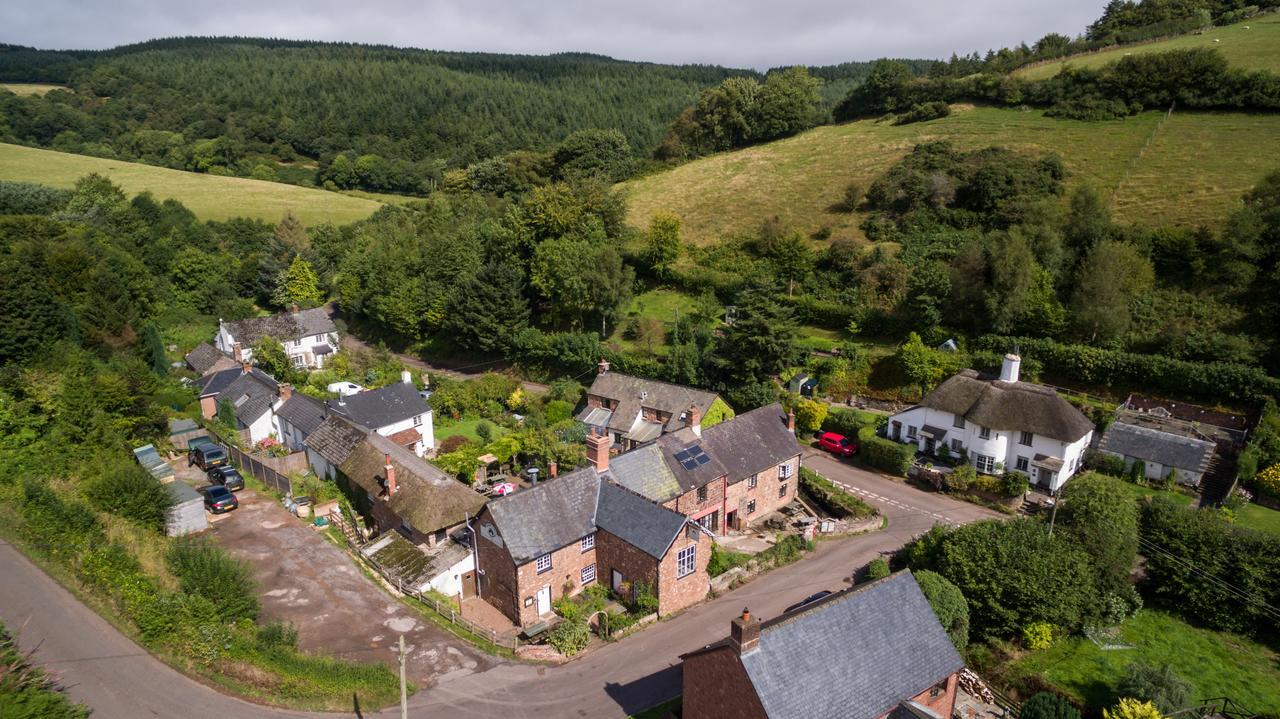 The Royal Oak Inn Luxborough Bagian luar foto