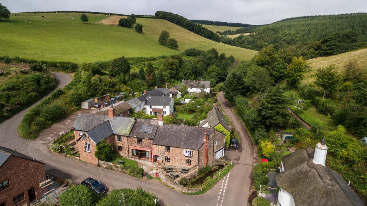 The Royal Oak Inn Luxborough Bagian luar foto