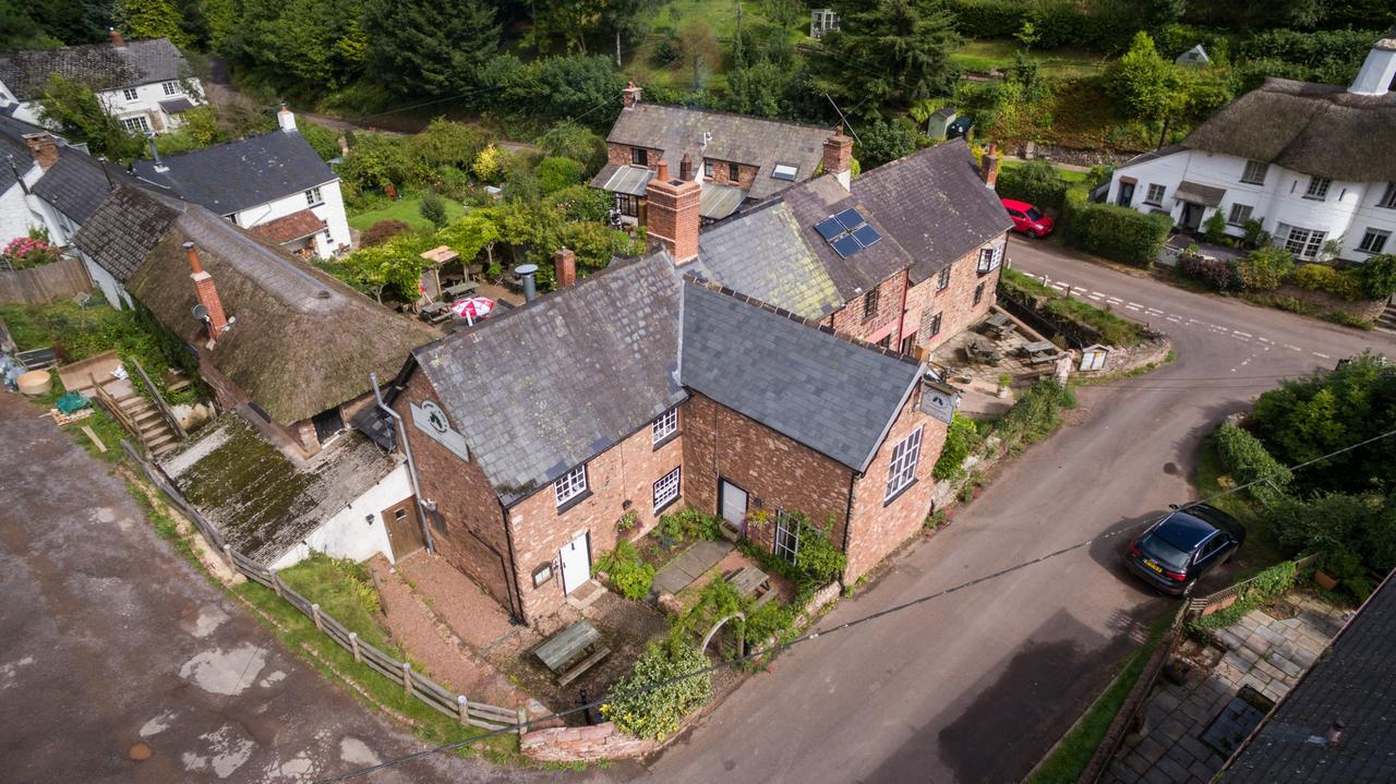 The Royal Oak Inn Luxborough Bagian luar foto