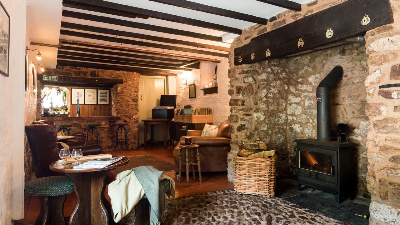 The Royal Oak Inn Luxborough Bagian luar foto