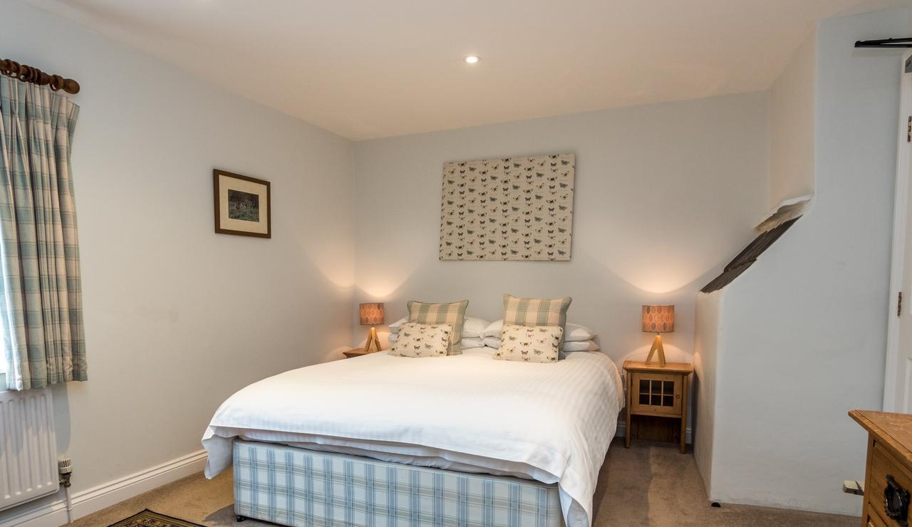 The Royal Oak Inn Luxborough Bagian luar foto